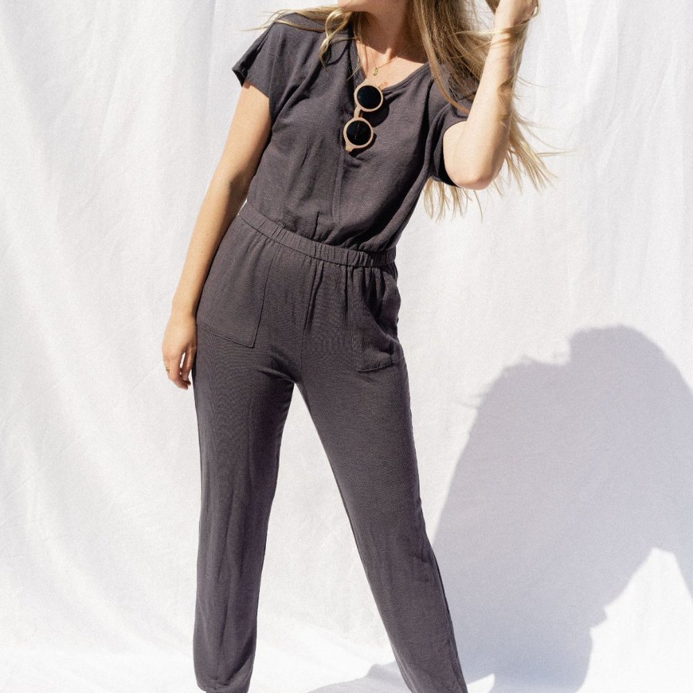 NWT Carly Jean Los Angeles Cassia Pocket Jumpsuit Charcoal Gray CJLA Large $68
